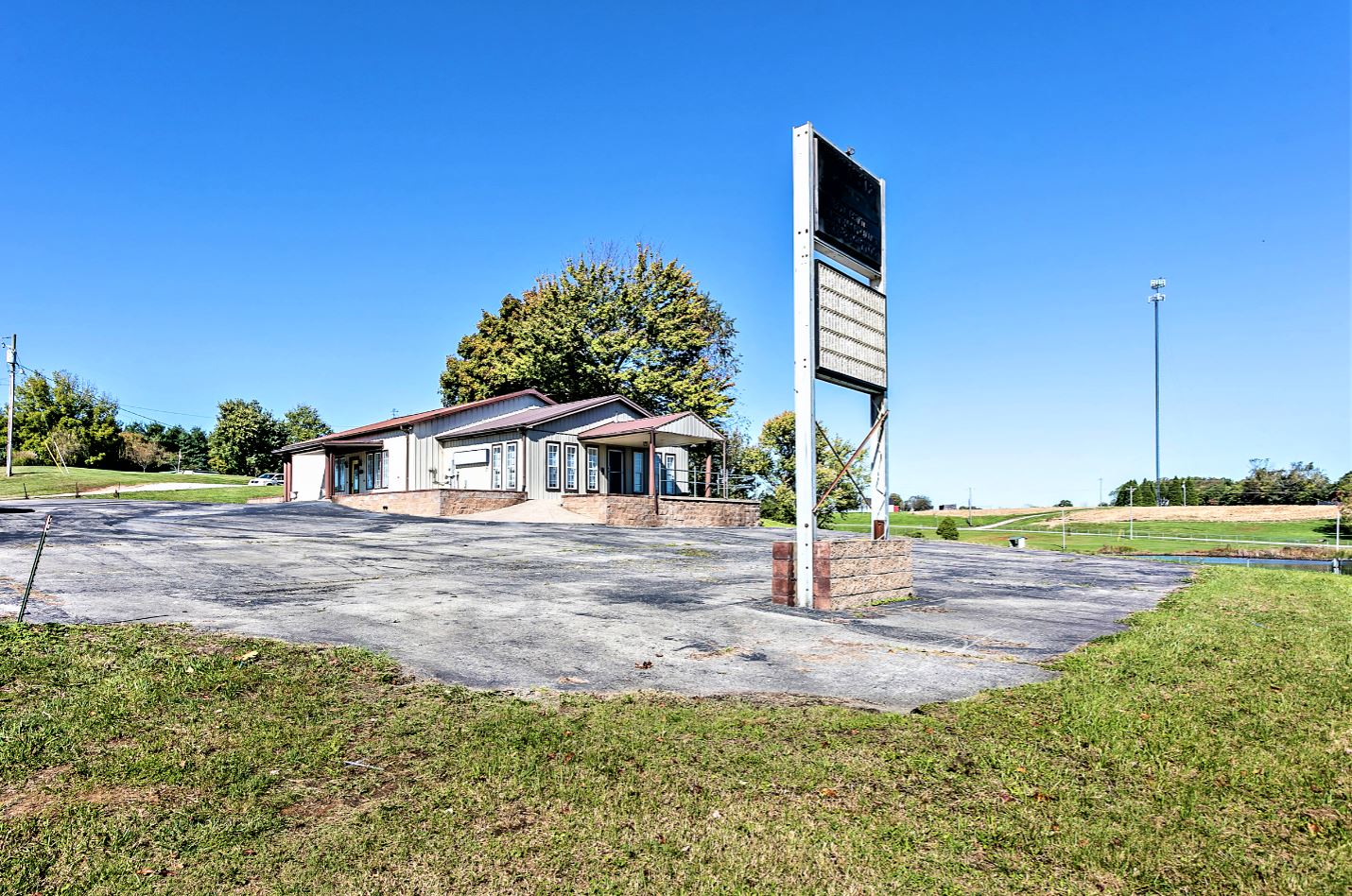 Commercial Building – 5490 Springfield Road – Bardstown