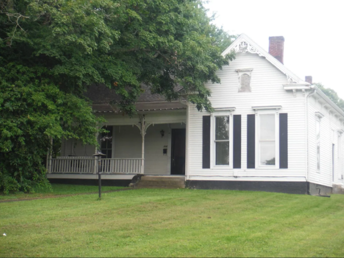 516 N. Walnut Street – Springfield